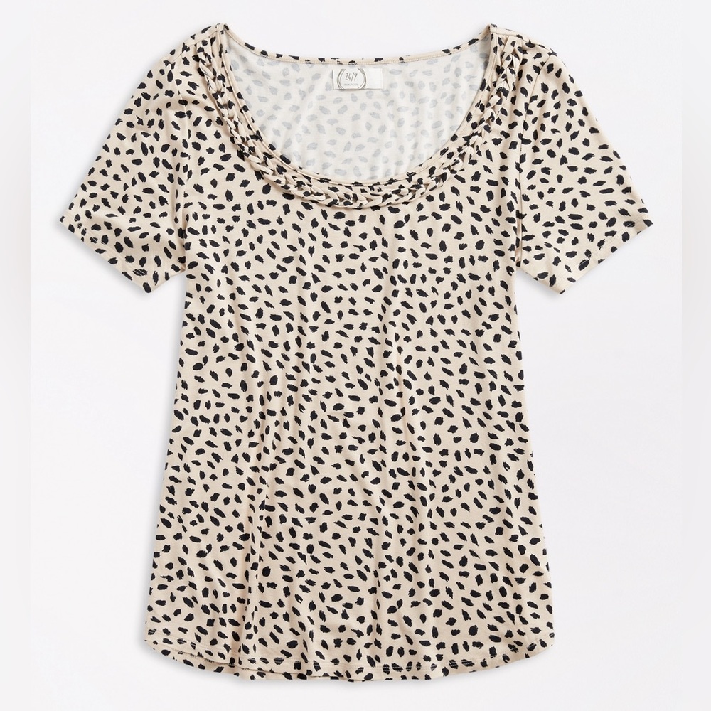 ✨NWT✨ Maurices 24/7 Animal Print Braided Neck Tee - Beige - Size 2X